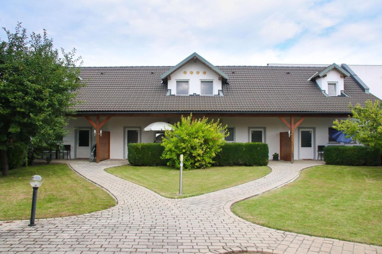 Gaestehaus Finklacke Mosonbánfalva Kültér fotó